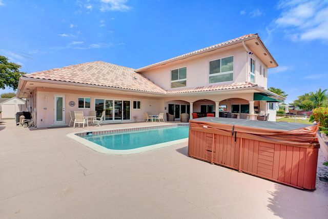 5530 Bayview Drive, Fort Lauderdale, FL 33308