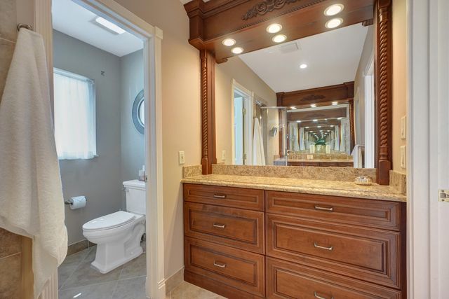 5530 Bayview Drive, Fort Lauderdale, FL 33308