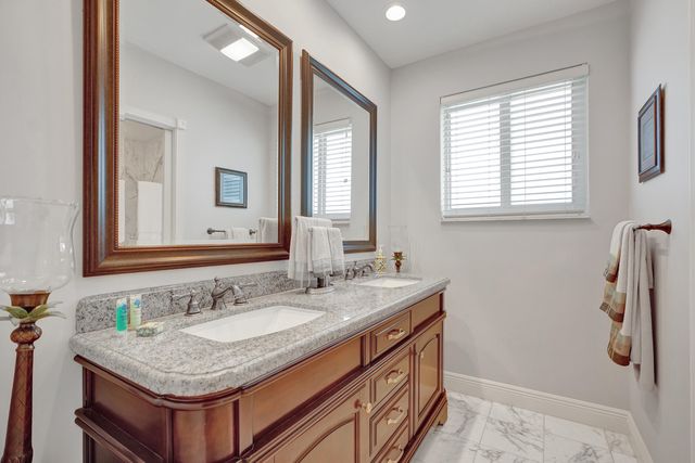 5530 Bayview Drive, Fort Lauderdale, FL 33308