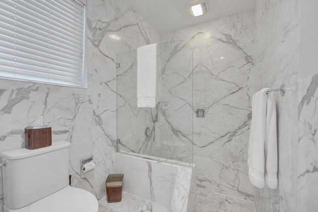 5530 Bayview Drive, Fort Lauderdale, FL 33308