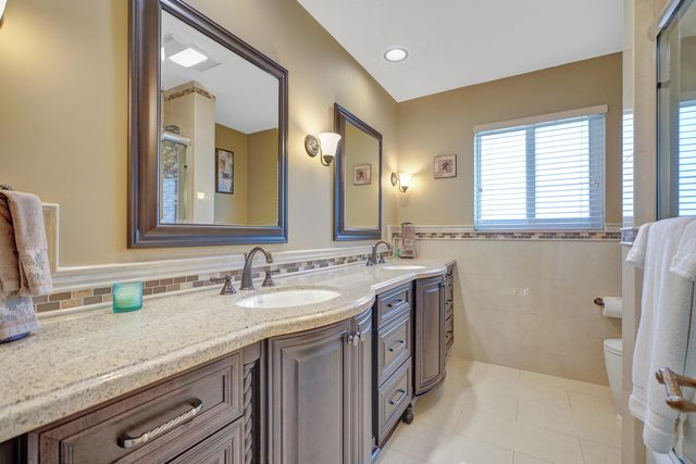 5530 Bayview Drive, Fort Lauderdale, FL 33308