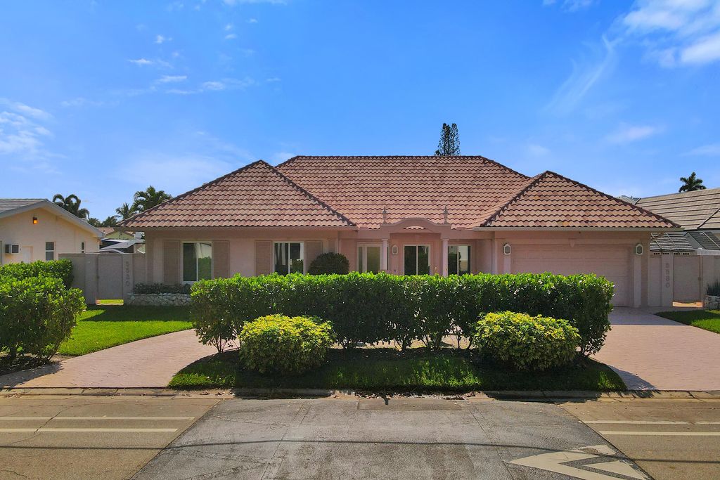 5530 Bayview Drive, Fort Lauderdale, FL 33308