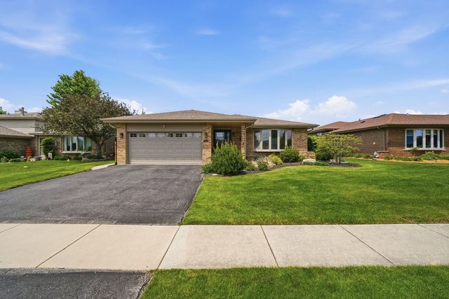 8424 168th Street, Tinley Park, IL 60487