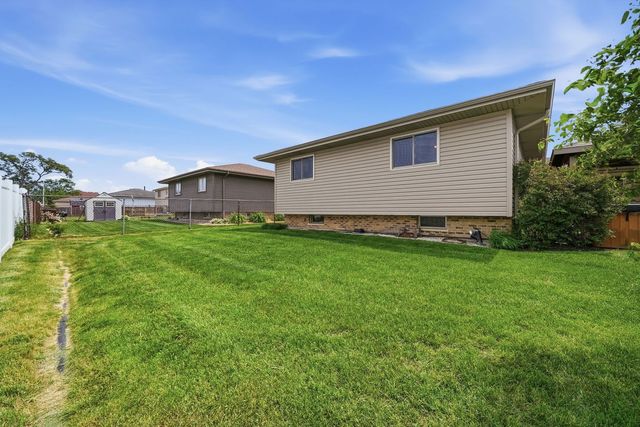 8424 168th Street, Tinley Park, IL 60487