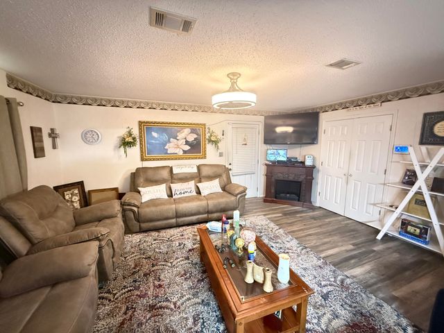 1202 N 25th Ave, Hattiesburg, MS 39401