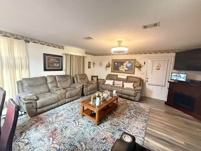 1202 N 25th Ave, Hattiesburg, MS 39401