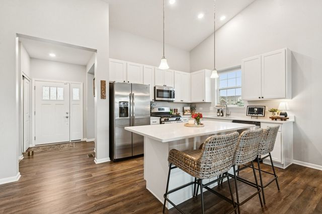 1053 Honey Locust Drive, Crystal Lake, IL 60012