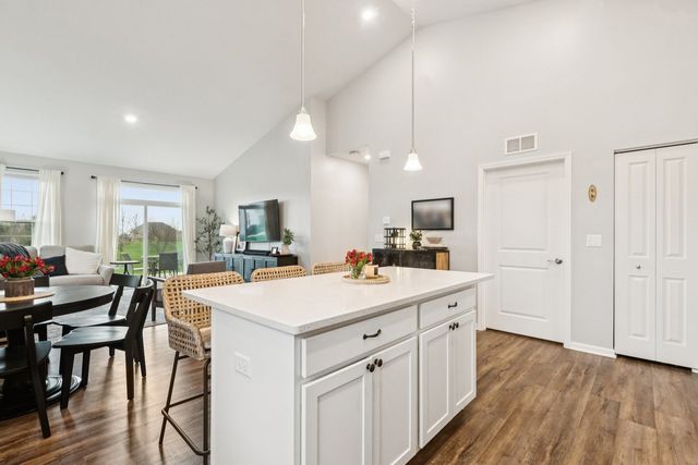 1053 Honey Locust Drive, Crystal Lake, IL 60012