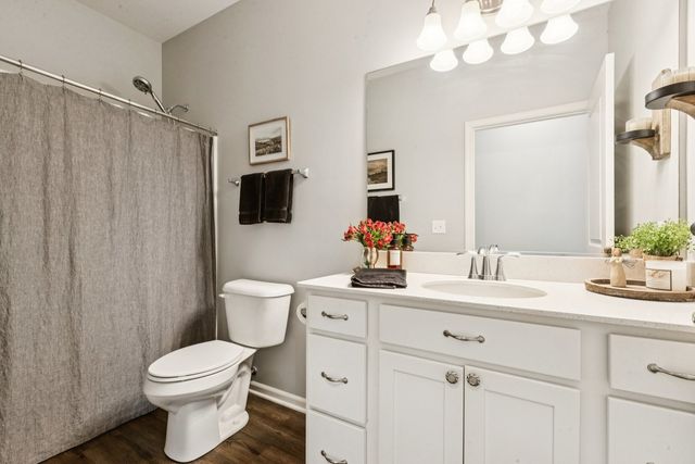 1053 Honey Locust Drive, Crystal Lake, IL 60012