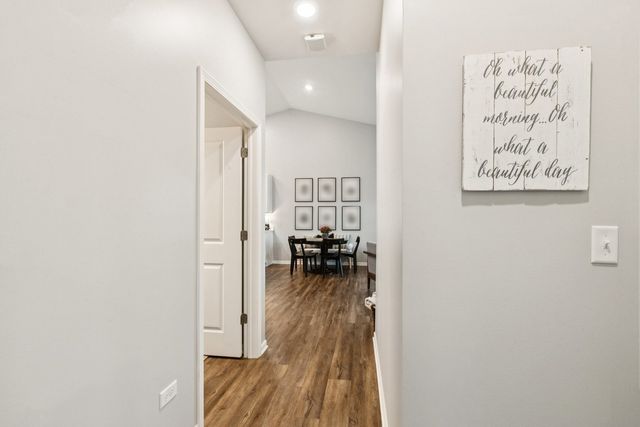 1053 Honey Locust Drive, Crystal Lake, IL 60012