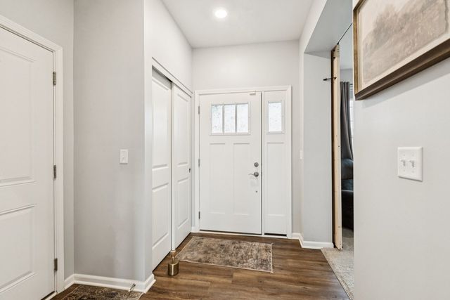 1053 Honey Locust Drive, Crystal Lake, IL 60012