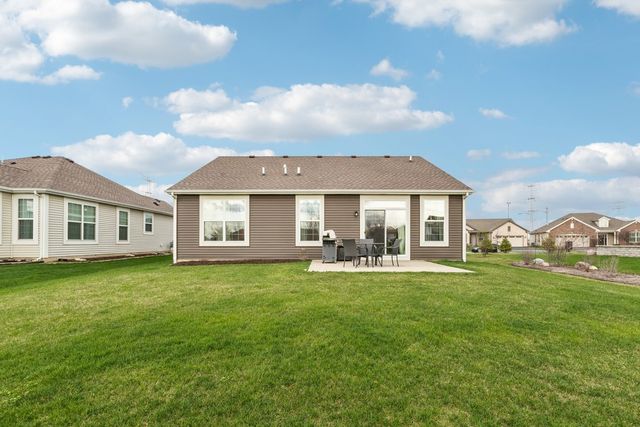 1053 Honey Locust Drive, Crystal Lake, IL 60012