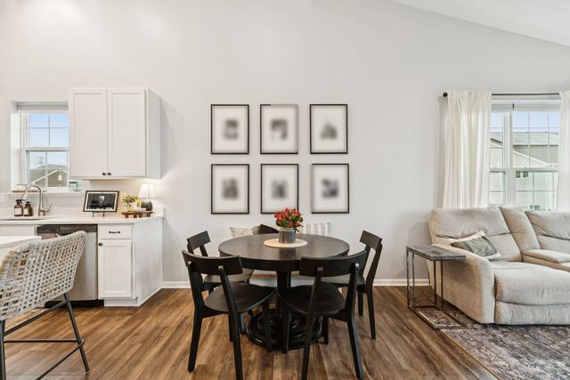 1053 Honey Locust Drive, Crystal Lake, IL 60012