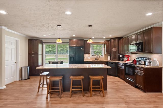 115 County Road 3189c, Cleveland, TX 77327