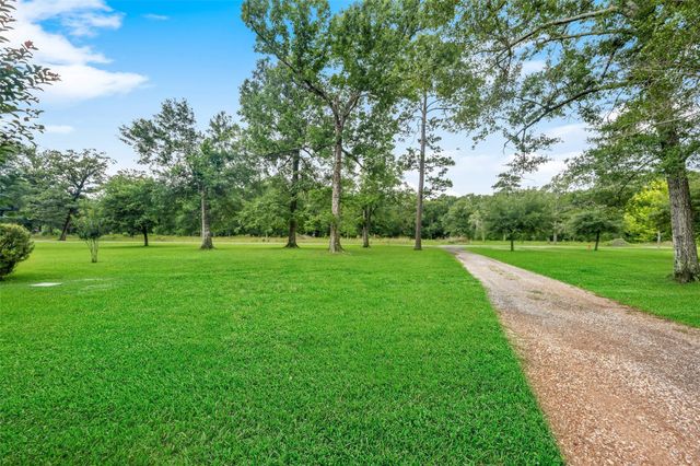115 County Road 3189c, Cleveland, TX 77327