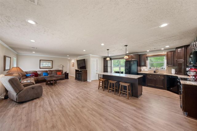 115 County Road 3189c, Cleveland, TX 77327