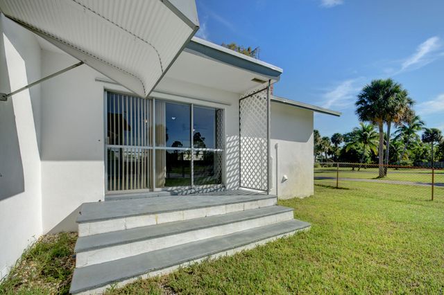 6698 Belvedere Road, West Palm Beach, FL 33413