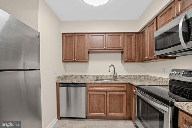 2034 LUCAS LN, Voorhees, NJ 08043