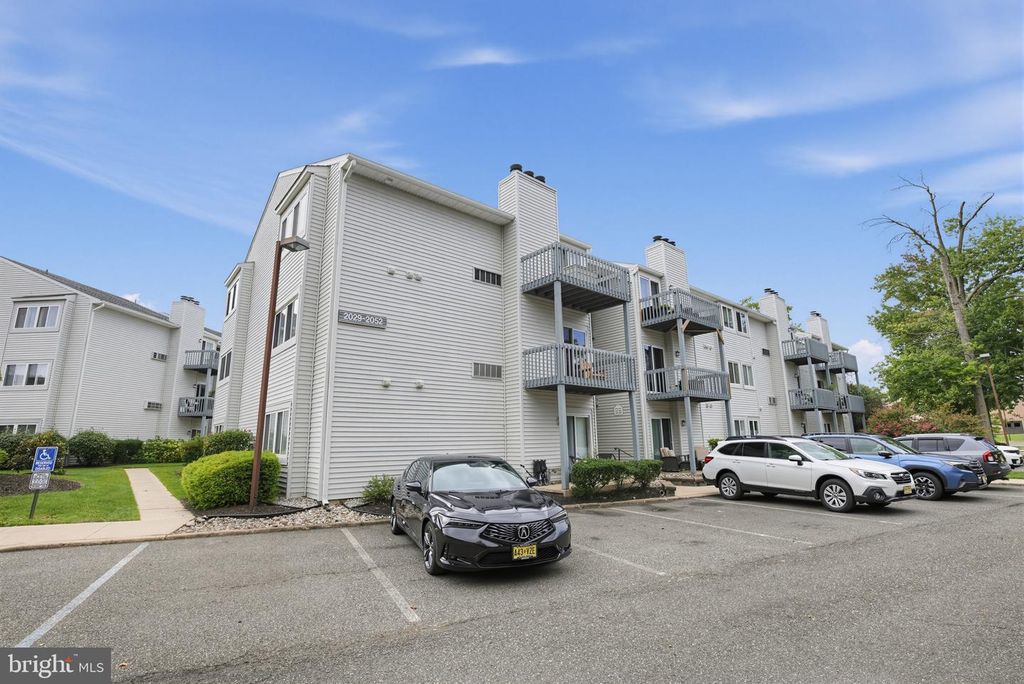 2034 LUCAS LN, Voorhees, NJ 08043