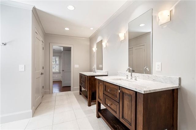 712 Gladstone NW Road, Atlanta, GA 30318