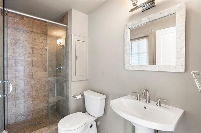 712 Gladstone NW Road, Atlanta, GA 30318