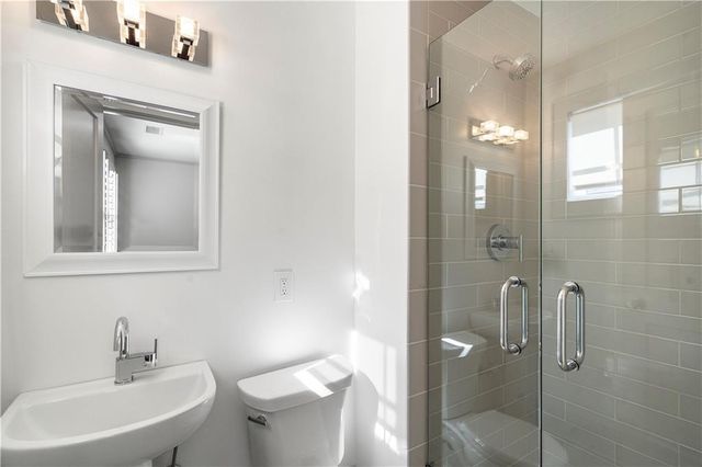 712 Gladstone NW Road, Atlanta, GA 30318