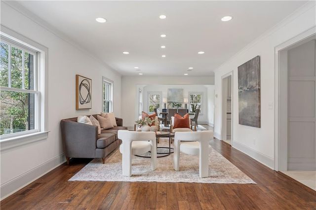 712 Gladstone NW Road, Atlanta, GA 30318