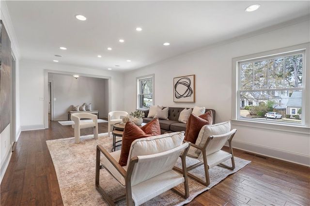 712 Gladstone NW Road, Atlanta, GA 30318