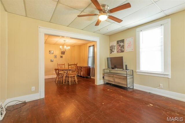 2013 State Street, Alton, IL 62002