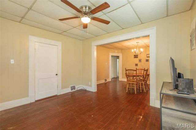 2013 State Street, Alton, IL 62002