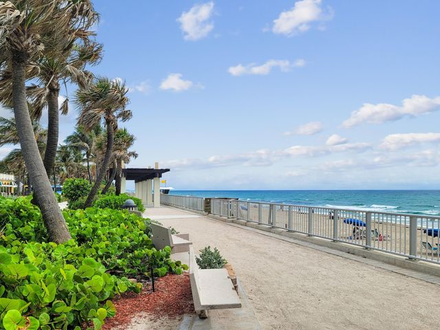 2860 S Ocean Boulevard S 201, Palm Beach, FL 33480