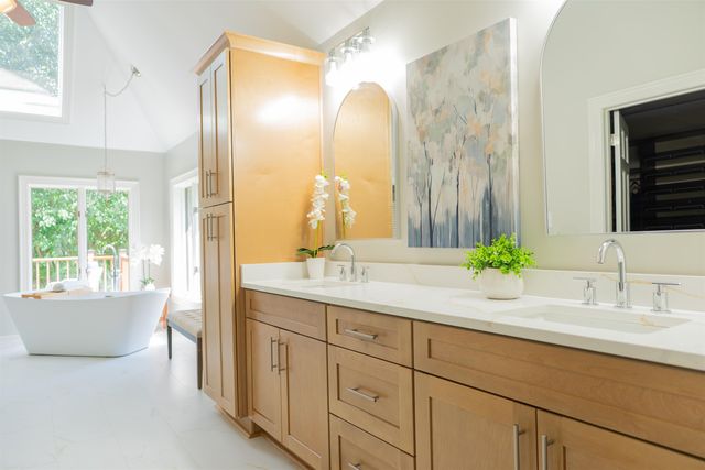 9711 PINE POINT DR, Lakeland, TN 38002