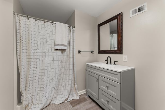 9711 PINE POINT DR, Lakeland, TN 38002