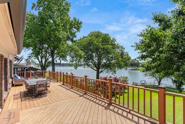 9711 PINE POINT DR, Lakeland, TN 38002