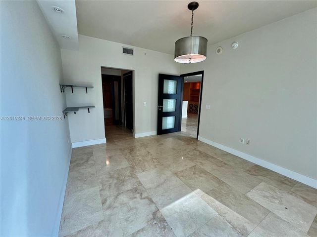 300 S Biscayne Blvd 2606, Miami, FL 33131