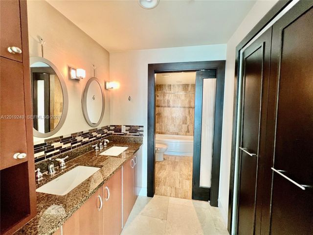 300 S Biscayne Blvd 2606, Miami, FL 33131