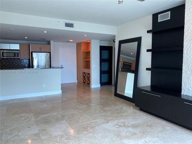 300 S Biscayne Blvd 2606, Miami, FL 33131