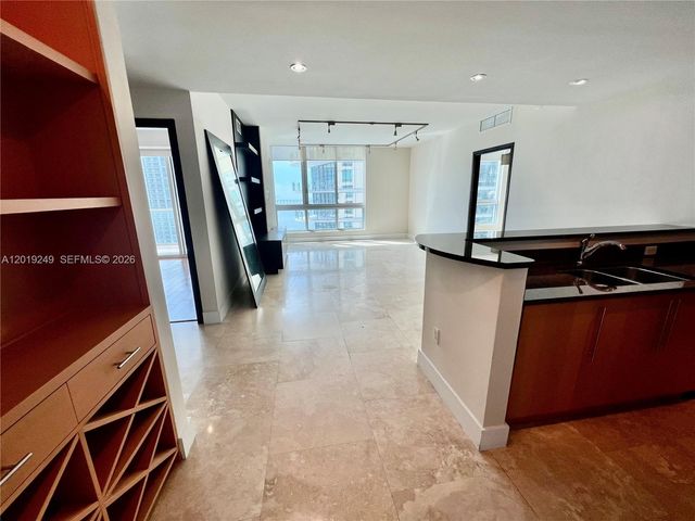300 S Biscayne Blvd 2606, Miami, FL 33131
