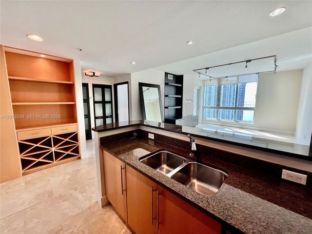 300 S Biscayne Blvd 2606, Miami, FL 33131
