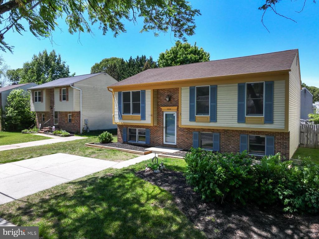 Image 1 of property listing at 7838 TICK NECK RD, Pasadena, MD 21122