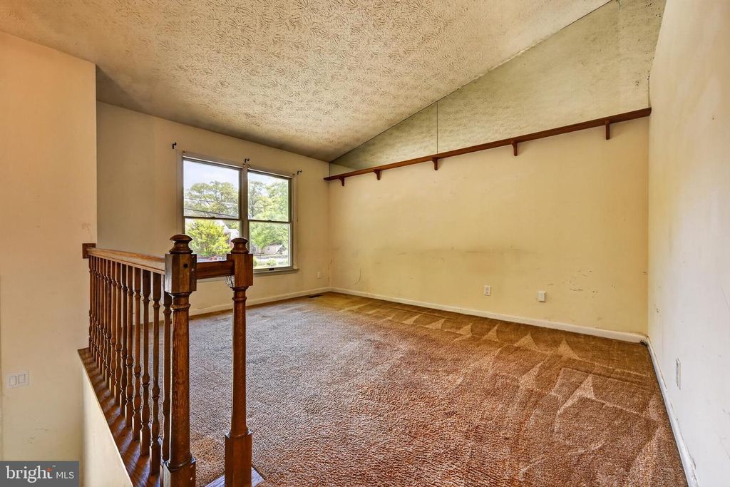 Image 15 of property listing at 7838 TICK NECK RD, Pasadena, MD 21122