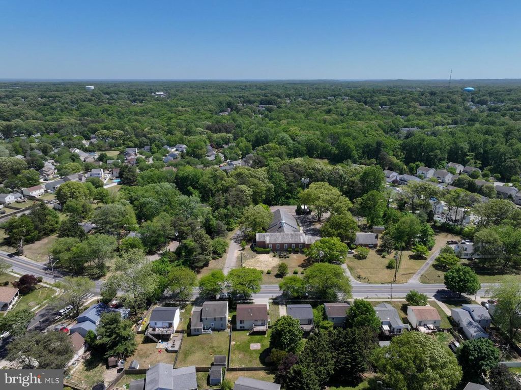 Image 16 of property listing at 7838 TICK NECK RD, Pasadena, MD 21122