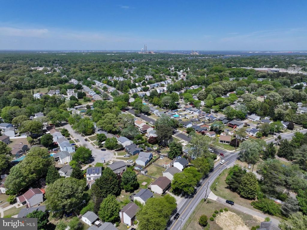 Image 17 of property listing at 7838 TICK NECK RD, Pasadena, MD 21122