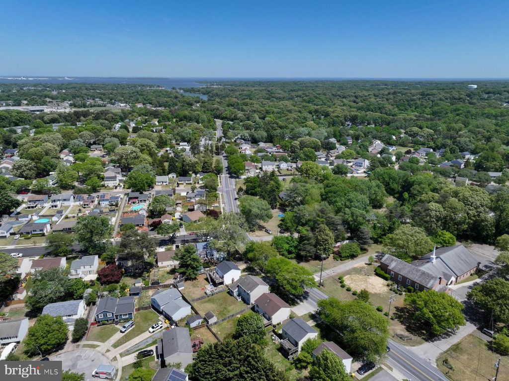 Image 18 of property listing at 7838 TICK NECK RD, Pasadena, MD 21122