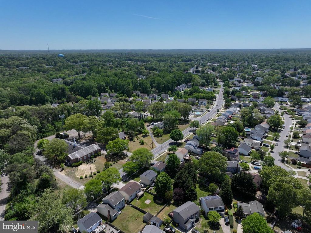 Image 19 of property listing at 7838 TICK NECK RD, Pasadena, MD 21122