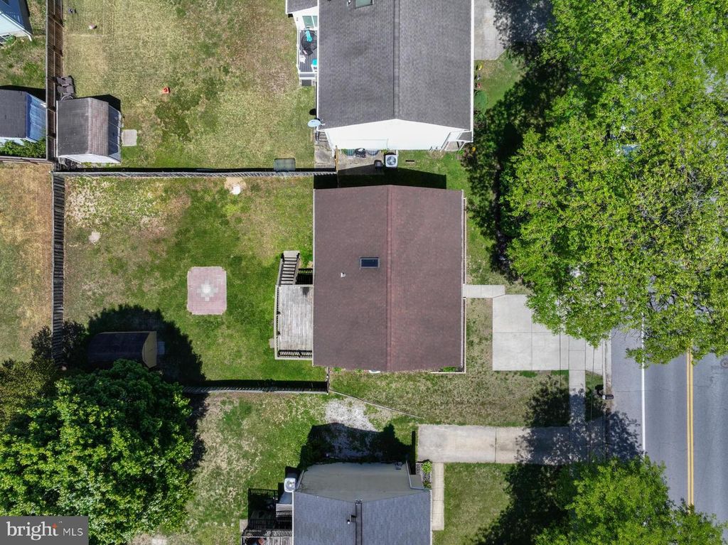Image 20 of property listing at 7838 TICK NECK RD, Pasadena, MD 21122