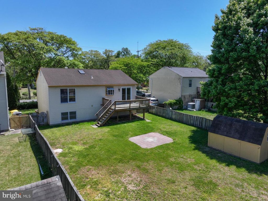 Image 4 of property listing at 7838 TICK NECK RD, Pasadena, MD 21122