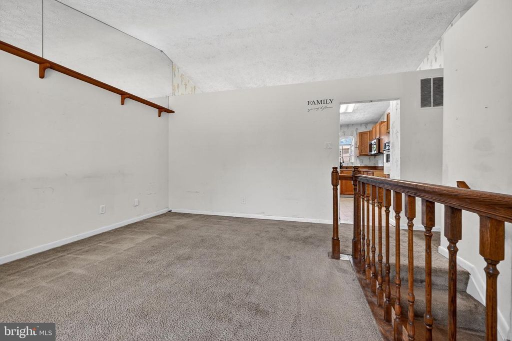 Image 9 of property listing at 7838 TICK NECK RD, Pasadena, MD 21122