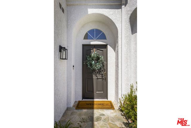 26611 Marigold Court, Calabasas, CA 91302