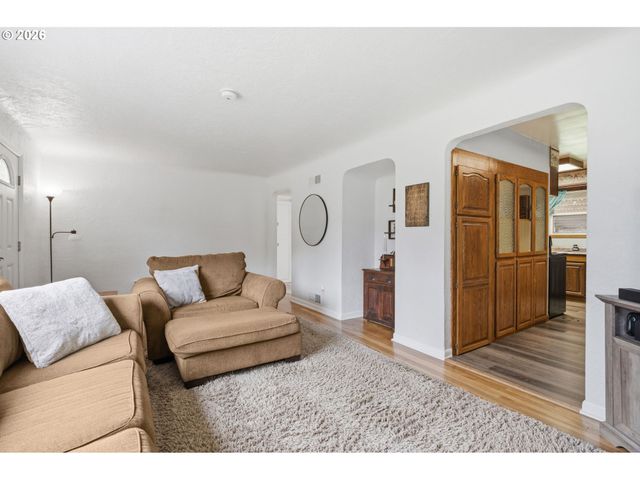 2537 WOOD Ave, Eugene, OR 97402